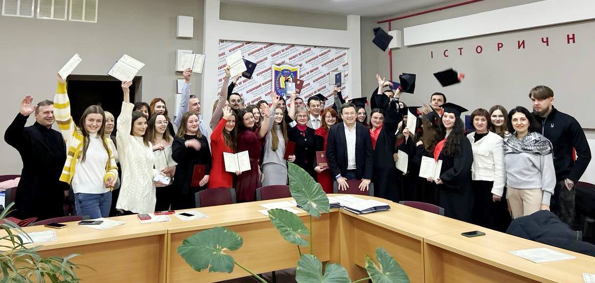 У доросле життя, дорогі випускники ТНПУ